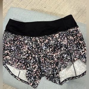 Lululemon Floral Speed Up shorts